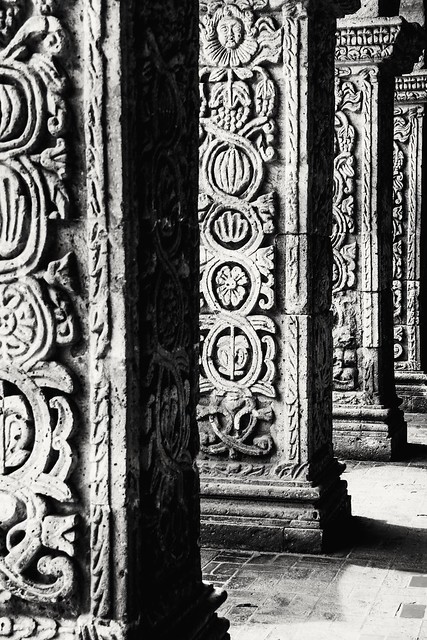 Motifs typiques de colonnades d'Arequipa, Pérou