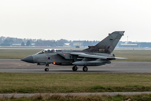 Tornado GR4 ZA542 / 035 - RAF Marham