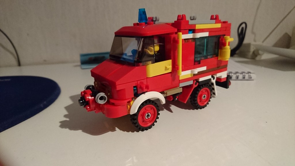 My OWN Unimog Mercedes Benz. of Lego City.