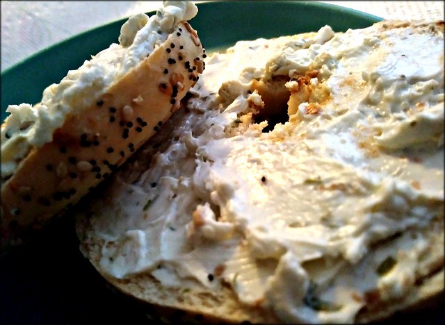 Everything bagel w/chive & onion cream cheese