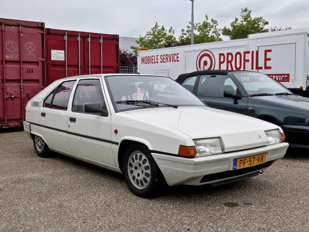 1986 CITROËN BX 14 E Phase I The BX was officially