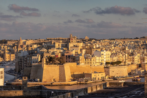 L-Isla, Malta, golden hour | by kurjuz