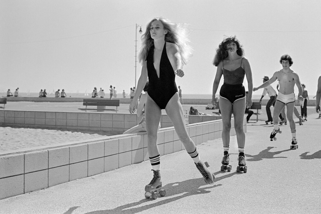 Roller skating on the sea-front walk. Venice Beach, California, 1980 David Hurn