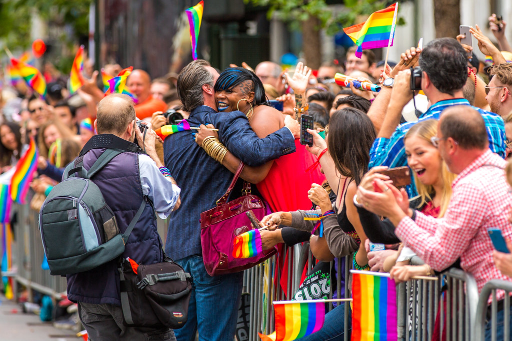 Gavin Newsom Works the Crowd, SF Pride 2015