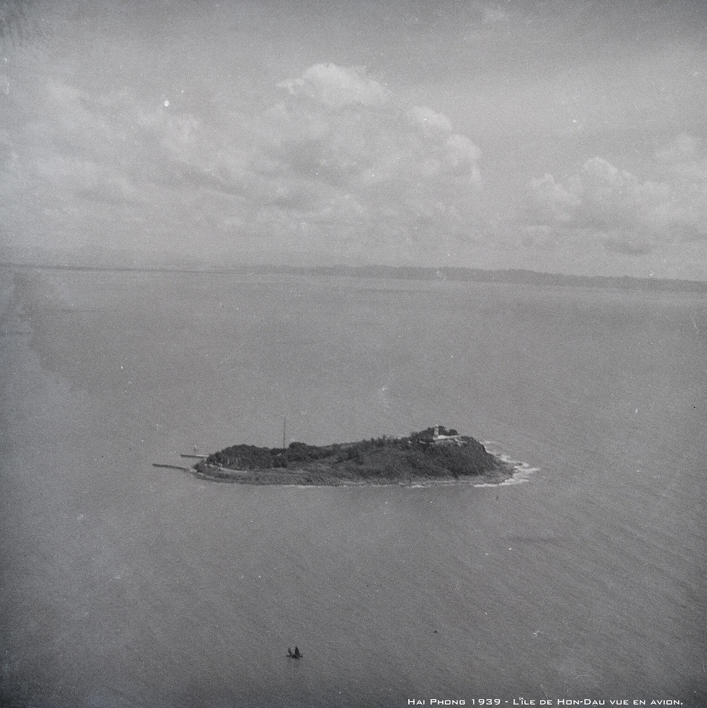 Hai Phong 1939 - L'île de Hon-Dau vue en avion.