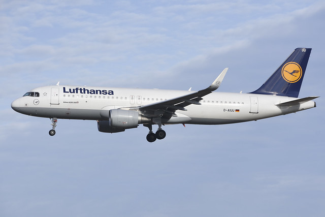 Lufthansa A320-214 D-AIUU