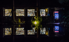 Bar y piscina del Hotel Heritage By Night, Pnohg Nha, Vietnam