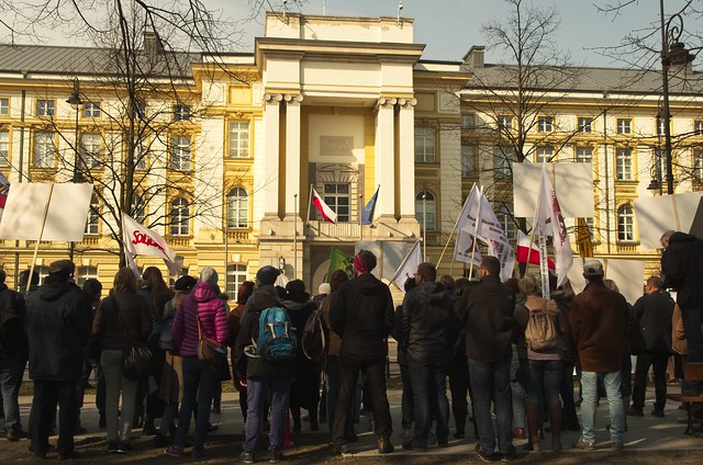 4 IV 2019 protest pracowników PIG pod KPRM przeciwko zapisom ustawy o Polskiej Agencji Geologicznej