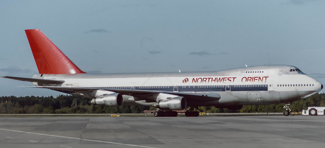 N621US Northwest 747-135 pushing back from gate 17 @ ARN 1984