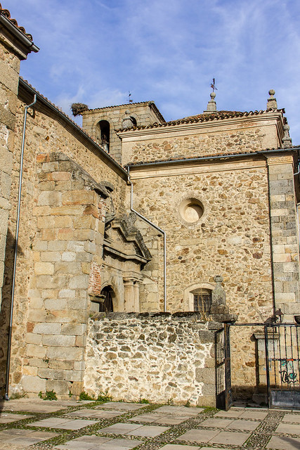 exterior Castillo Iglesia de Santa Maria de Aguas Vivas Hervas Caceres 02