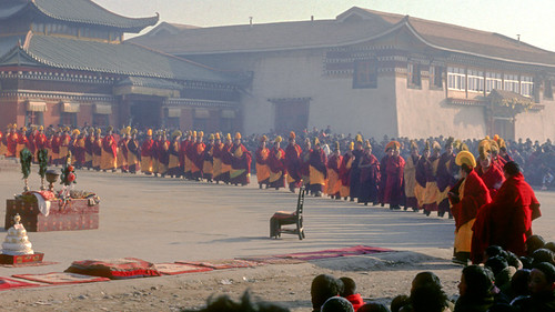 ngawa sichuan china chn peaceonearthorg kirti gonpa aba monastery tibetan festival ceremony pilgrim kodak e100vs ektachrome
