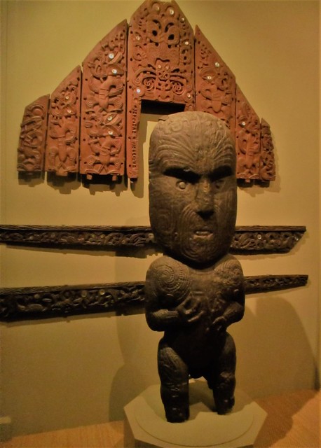 More Maori wood carving art