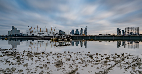 london morning long exposure sunrise blue drag sky low point view perspective mist reflections river thames docklands canary wharf path photography camera digital nikon nikkor 1835mm wide angle tripod d810 big stopper lee neutral densit filter happy design water photo walk architecture modern building tower outdoor cityscape mud chain clouds south east tide