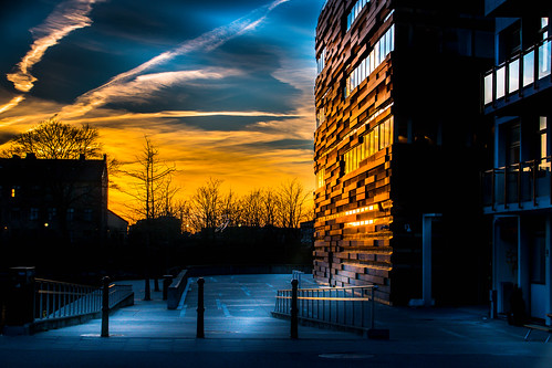 solnedgång hovrätten reflection skåne sky hovrättenöverskåneochblekinge sunset himmel solljus spegling sweden outdoor cityscape highcourt city malmö skånelän sverige se