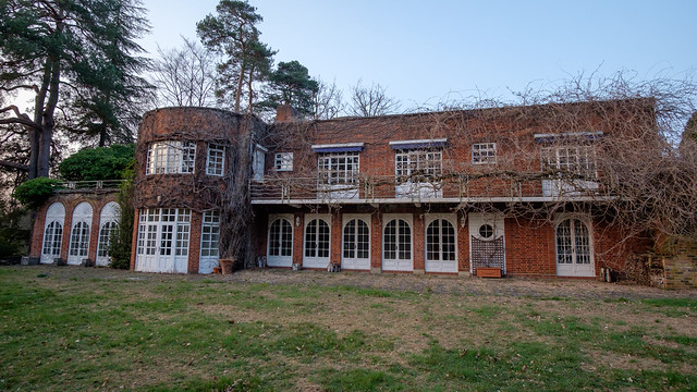 Seven Pines Manor