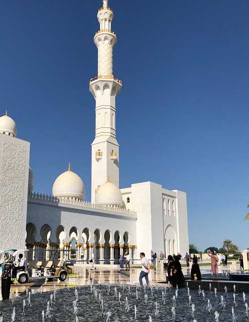 UAE (Abu Dhabi) Magnificient Sheikh Zayed Grand Mosque