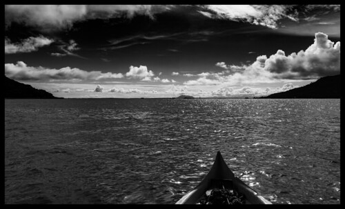 чб bw черный белый black white dmilokt природа nature пейзаж landscape море sea небо sky облако cloud остров island лодка boat