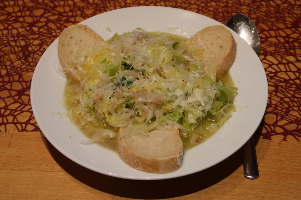 Italienische Wirsingsuppe mit Brot und Parmesan (mein 1. T… | Flickr