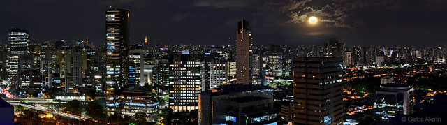 Supermoon of February, 19, 2019 / Overlooking Sao Paulo's modern skyline