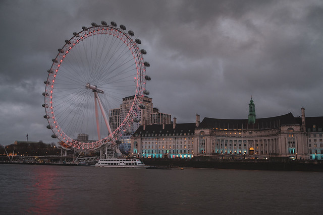 london eye in the twilight