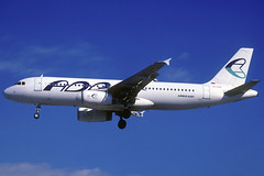 Adria A320-231 S5-AAB BCN 09/04/1998