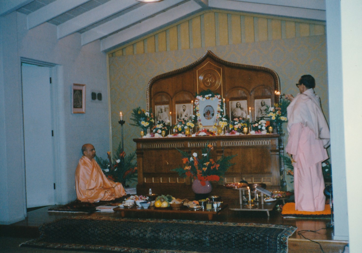 Sacramento Swami Shraddhananda Swami Prabuddhananda Swami Pramathananda Jagaddhatri Puja 2