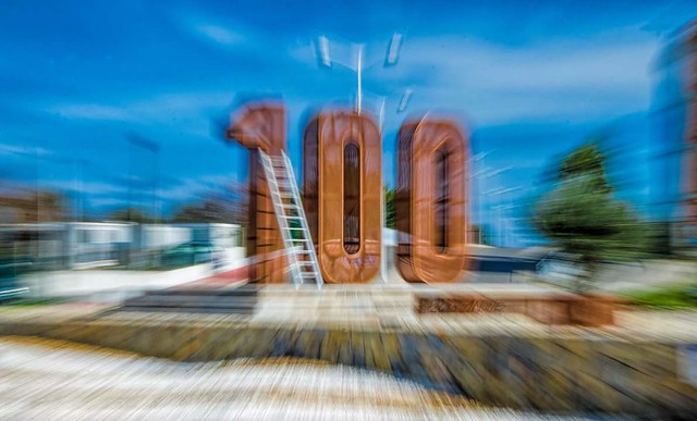 Monument in São Brás de Alportel..in Celebration of the 100 years of the village! First attemp to do a zooming capture :)