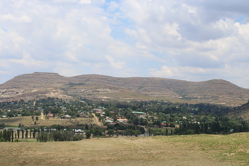 clarens freestate southafrica free state south africa town clarenstown mountains mountain greenery green nature outdoors travel travelling trees tree
