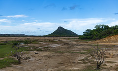 Baie Andovobazaha and Saupari Dunghar / Залив Бэ Андовобазаа и остров Сахарная голова