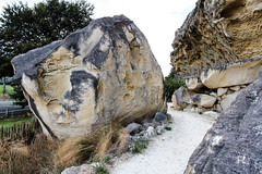 Takiroa: Maori rock art site