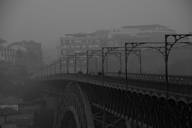 Foggy morning at D. Luís I Bridge - I