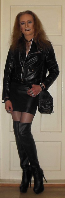 #smile #happygirl #feelingpretty #posing #leatherjacket #skirt #leatherskirt #leatherjacket #bikerjacket #thighhighboots #highheels #pantyhose #tights #glossytights #allblackeverything #rockchick #metalhead #metalchick #goth #gothlook #tgirl #transvestite