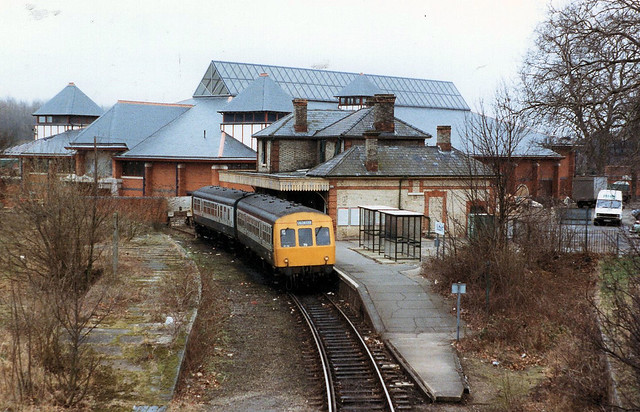 02268 53205 & 54390 Sudbury Station 21.02.1987