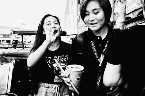 meljoesandiego fuji fujifilm x100f streetphotography people drink candid monochrome philippines
