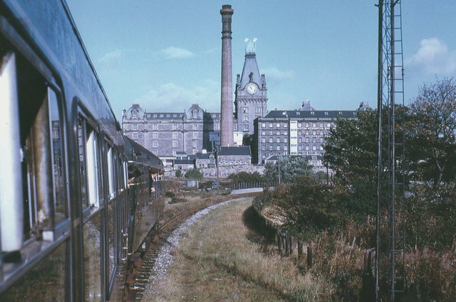 Railway Society of Scotland, Edinburgh railtour at Bonnington South Junction, 7 October, 1967. (Copyright G. N. Turnbull). Chancelot Flour Mill can be seen in the background.
