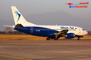 Blue Air Boeing 737-530 YR-AMC