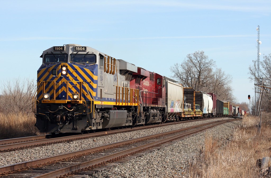 CREX 1504+CP 8828 Winnebago WI 3-25-18 A446 | The CN variety… | Flickr
