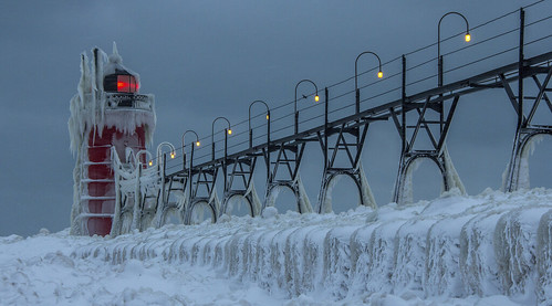 2015 january kevinpovenz westmichigan michigan southhaven pier lighthouse red winter cold ice lakemichigan canon60d catwalk landscape dawn morning early earlymorning
