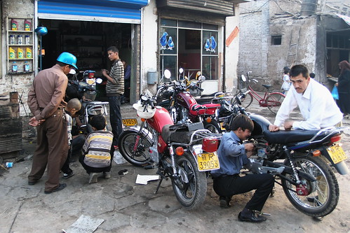 china kashgar motorcyclerepair asienmanphotography