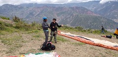 Tandem Paragliding at Huajchilla Platform, Comunidad Llacasa (Rio Abajo), La Paz, Bolívia.