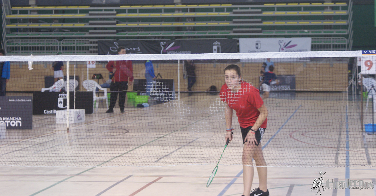 tomelloso-celebra-el-campeonato-regional-de-badminton-en-edad-escolar-1