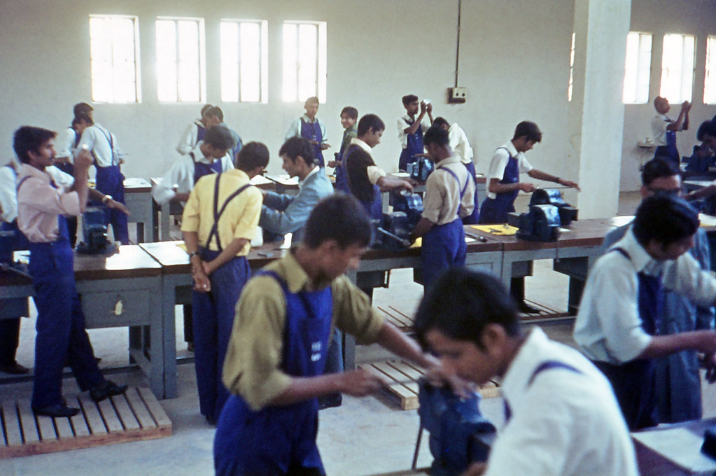 A1 36-37 Ausbildungsplätze, Lhe-Flüchtlinge; Ausbildungswerkstatt