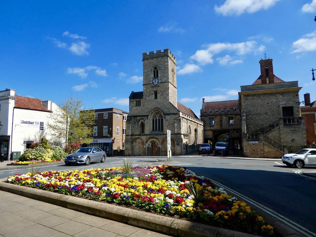 Abingdon town centre with the parish church of St. Nicolas