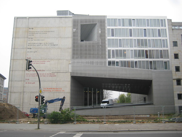 1997/2003 Berlin Niederländische Botschaft von Rem Koolhaas/Ellen van Loon Klosterstraße 49 in 10117 Mitte
