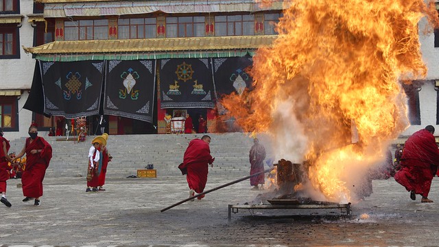 The fireworks ceremony at Litang Gön, Tibet 2018