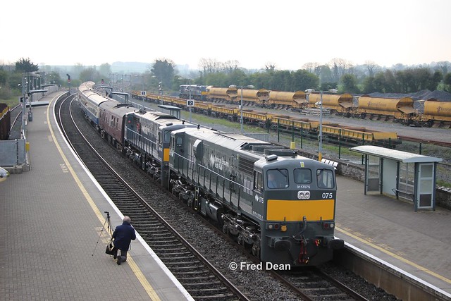 Irish Rail 075 + 082 in Portarlington.