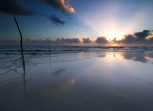 sunrise reflection cloud sea sky water beach coast coastline seascape shoreline pantaisepat kuantan pahang malaysia travel place trip canon eos700d 700d eos canonlens 10mm18mm wideangle landscape happyplanet asiafavorites