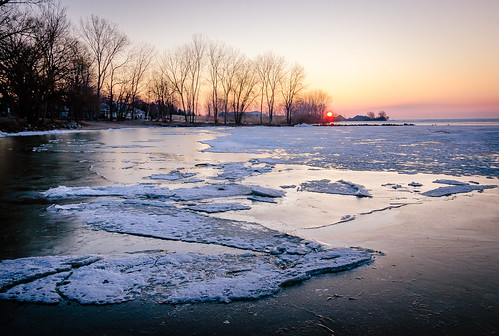 kingsville ontario winter 2019 march lakeerie canada ice water sunrise