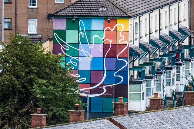 peace dove mural, derry