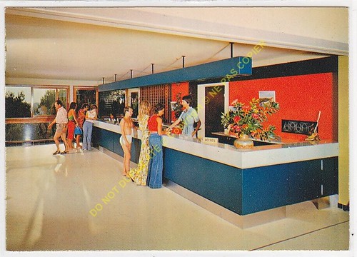 83220 LE PRADET Village Vacances Familles Acceuil Réception VVF | by Mémoire2cité vol 33